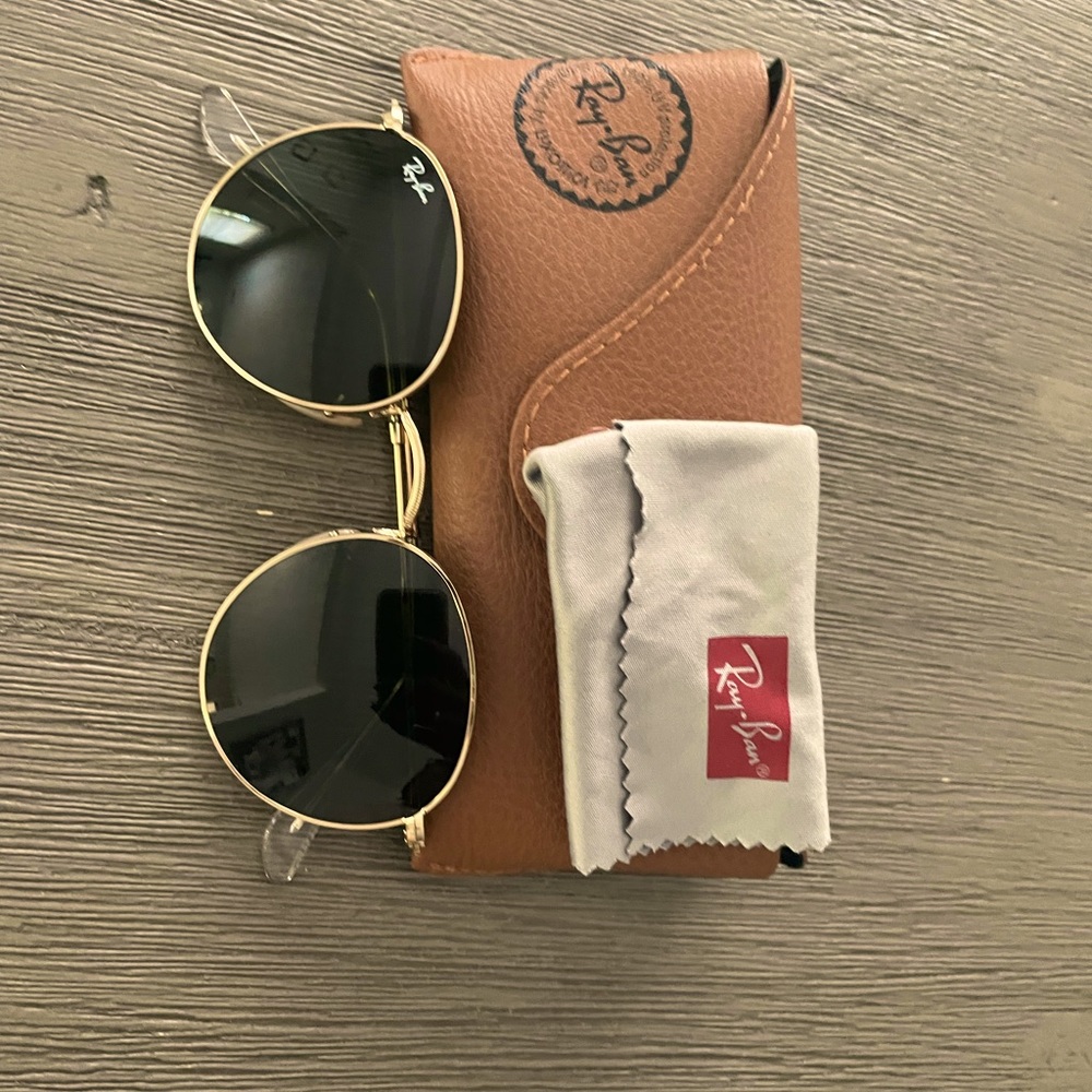 Round Ray Ban sunglasses
